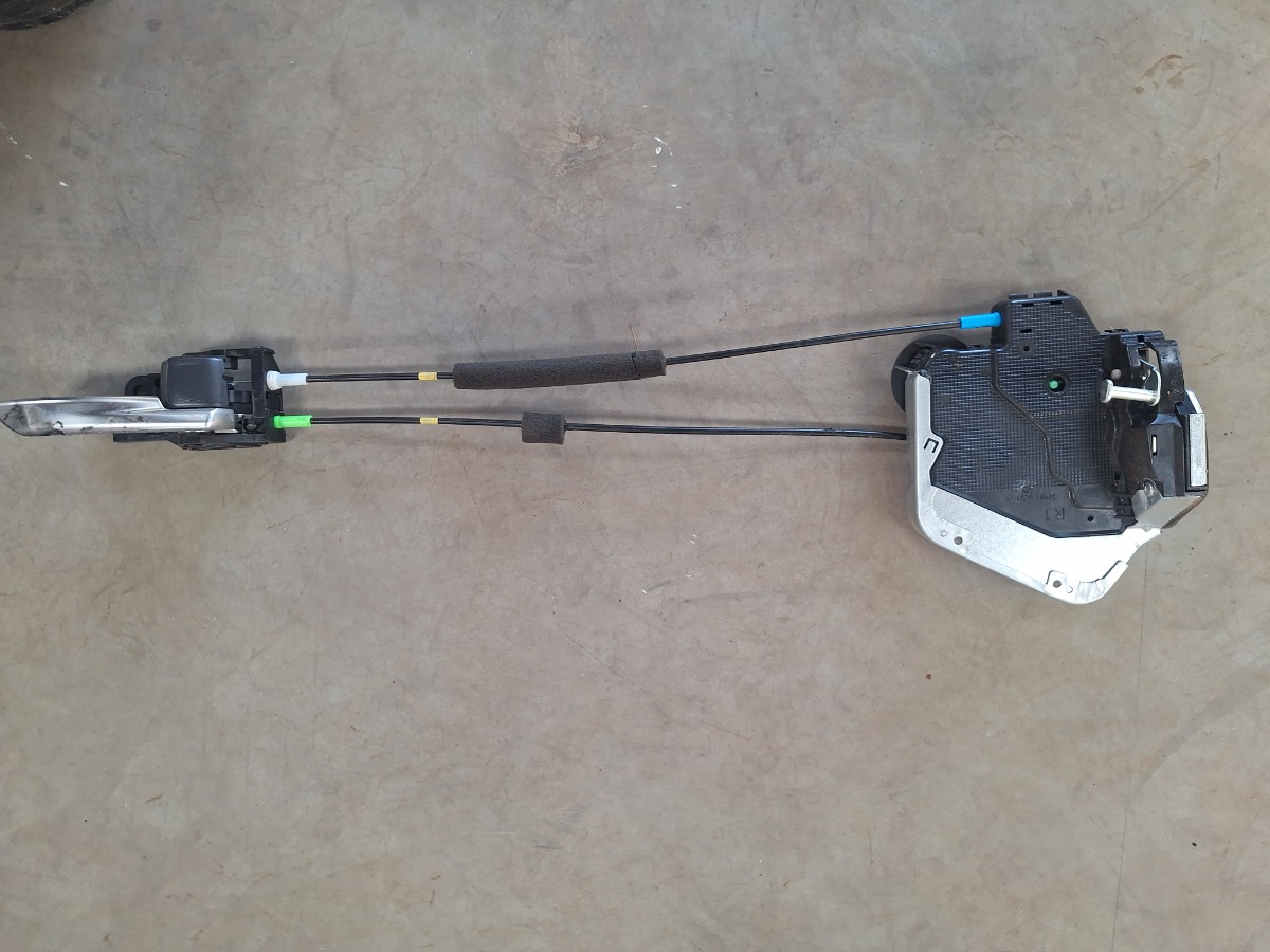 RAV4 RIGHT FRONT DOOR LOCK