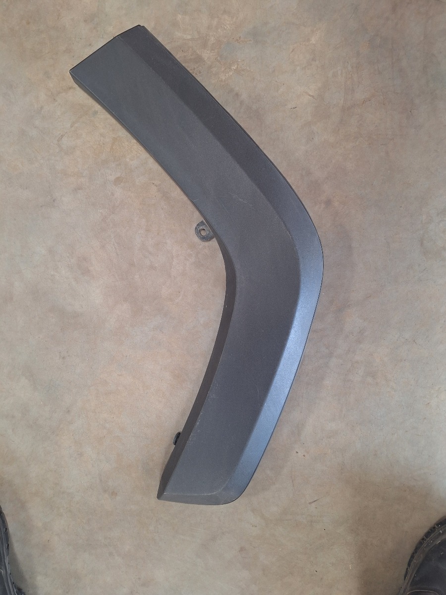RAV4 Fender Arch Mould Left Rear Bushing