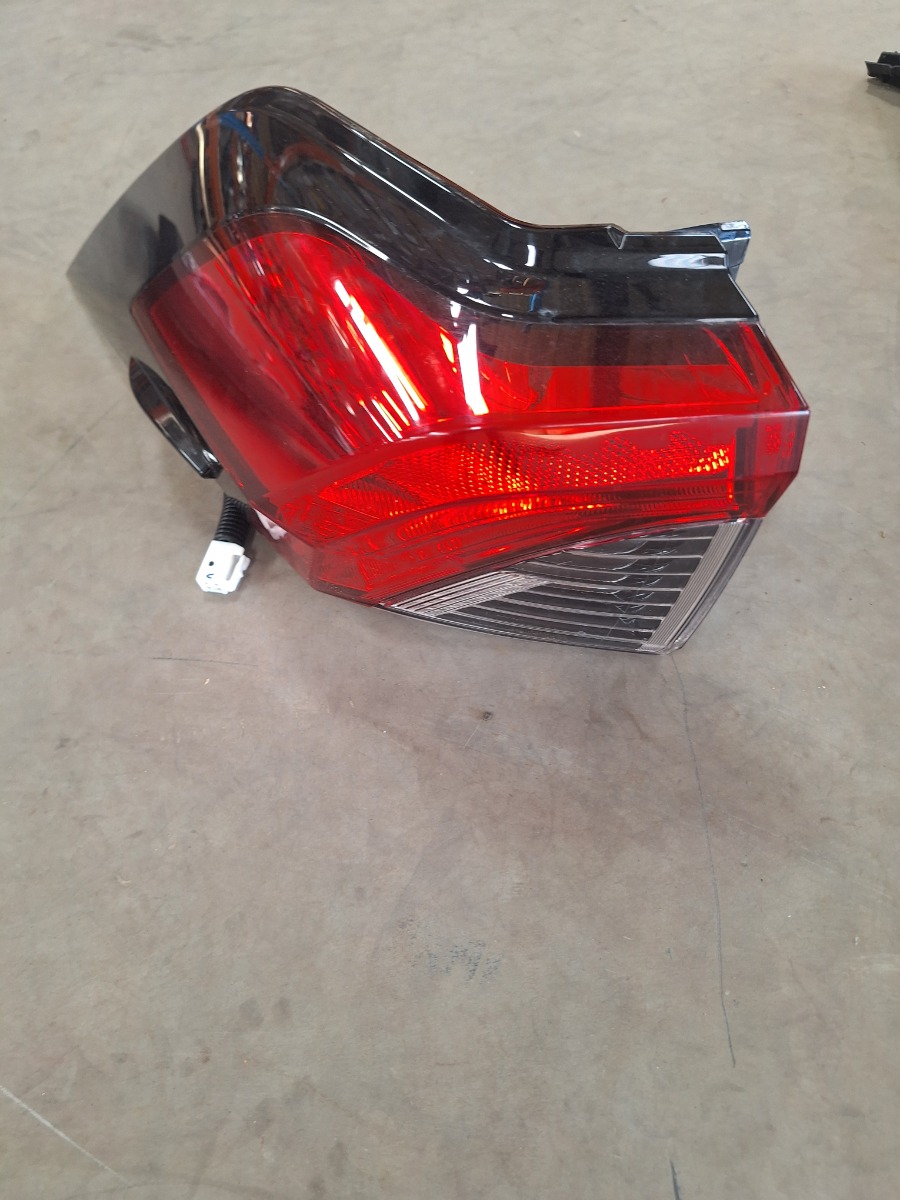 RAV4 LEFT REAR TAILLIGHT
