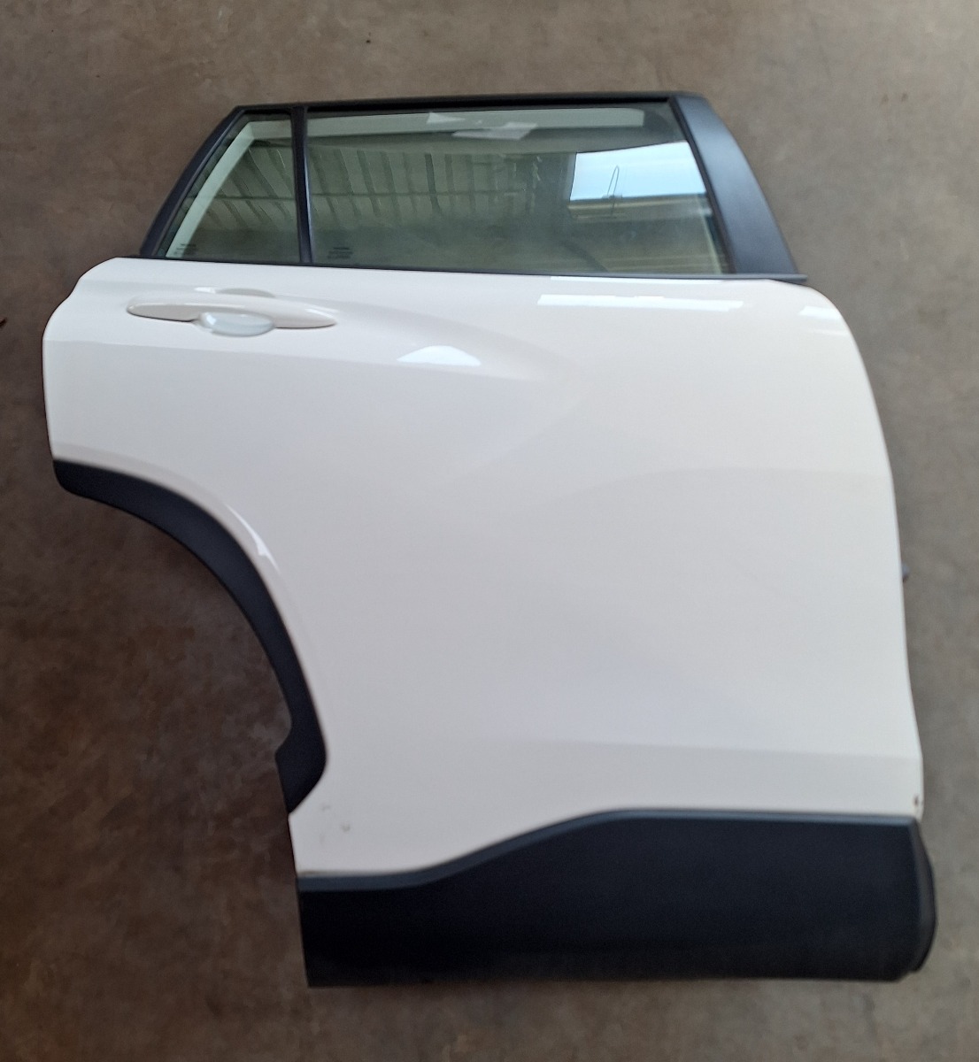 COROLLA CROSS RIGHT REAR DOOR (SHELL)