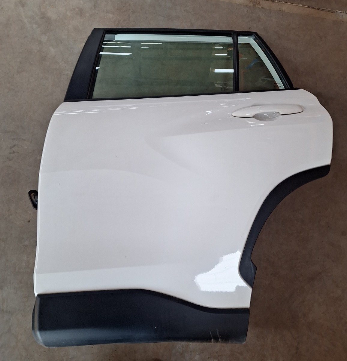 COROLLA CROSS LEFT REAR DOOR (SHELL)