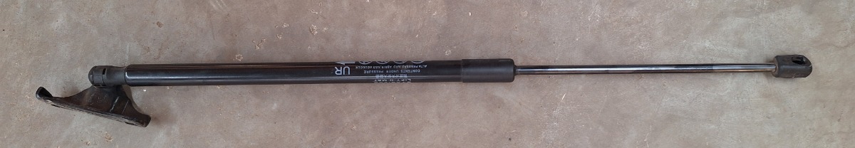 COROLLA CROSS RIGHT BOOT SHOCK