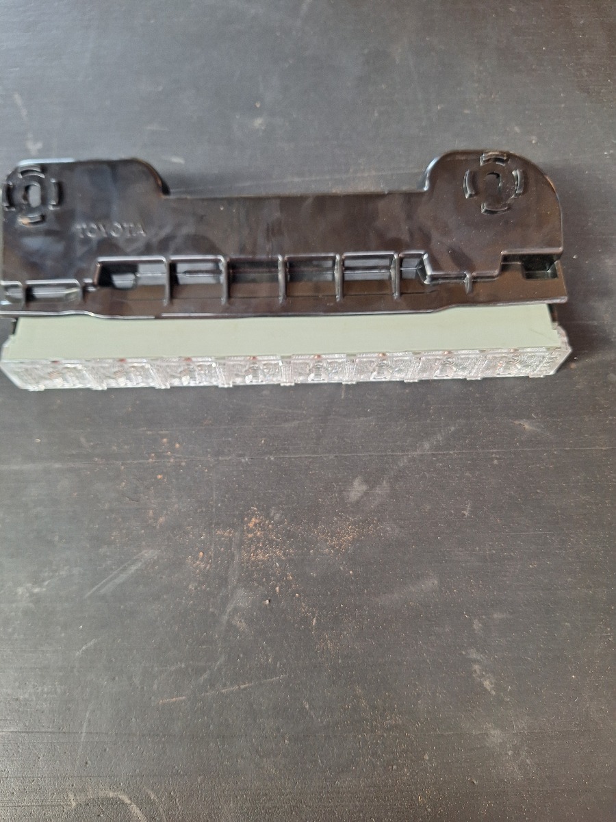 COROLLA CROSS BOOT CENTER STOP LAMP