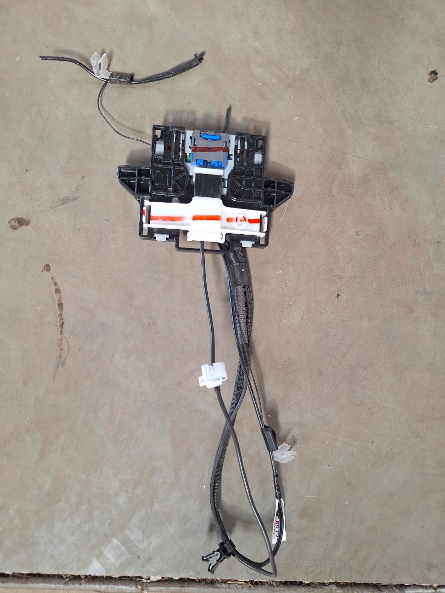 COROLLA CROSS ANTENNA ASSY, NAVIGATION