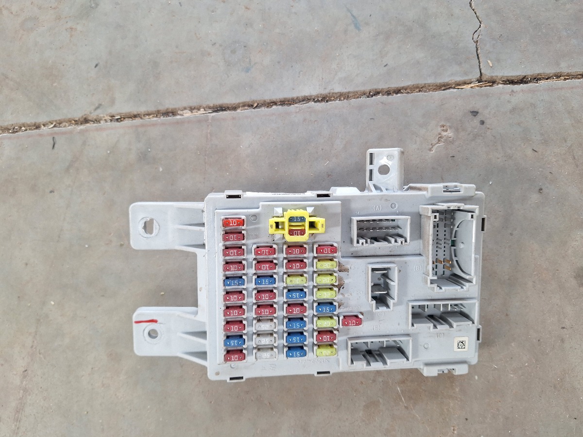 H1 FUSE BOX
