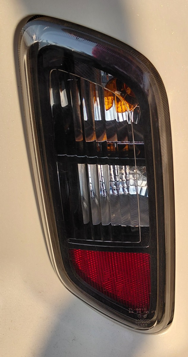 URBAN CRUISER RIGHT LOWER TAIL LIGHT