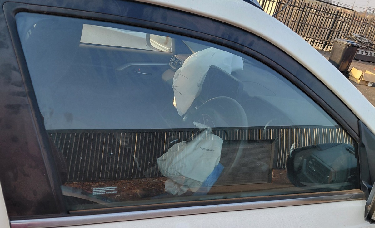 URBAN CRUISER RIGHT FRONT DOOR GLASS
