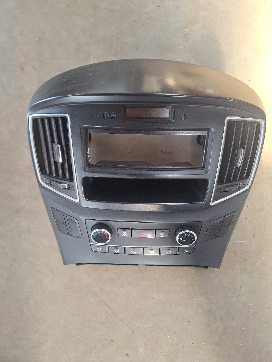 H1 RADIO SURROUNDING COVER