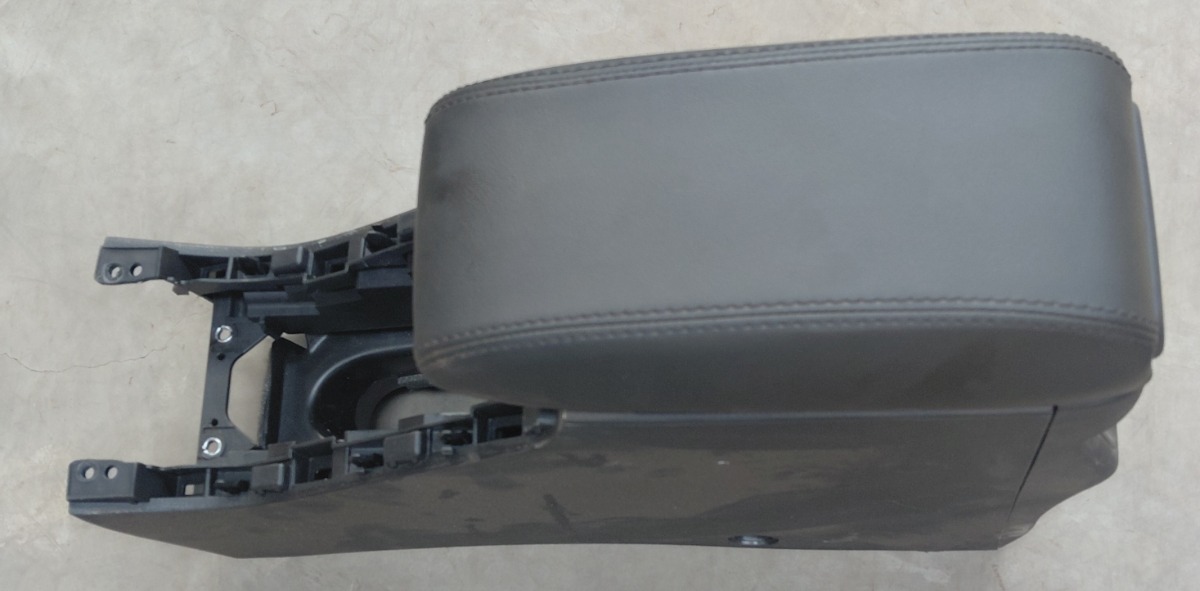 STARLET CROSS CENTER CONSOLE ARM REST
