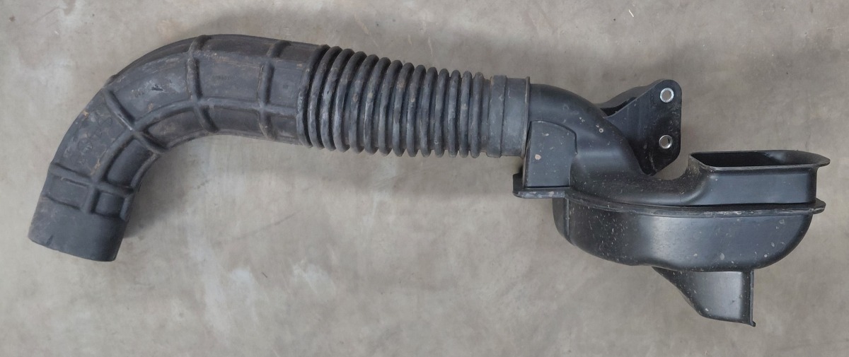 STARLET CROSS AIR INLET HOSE