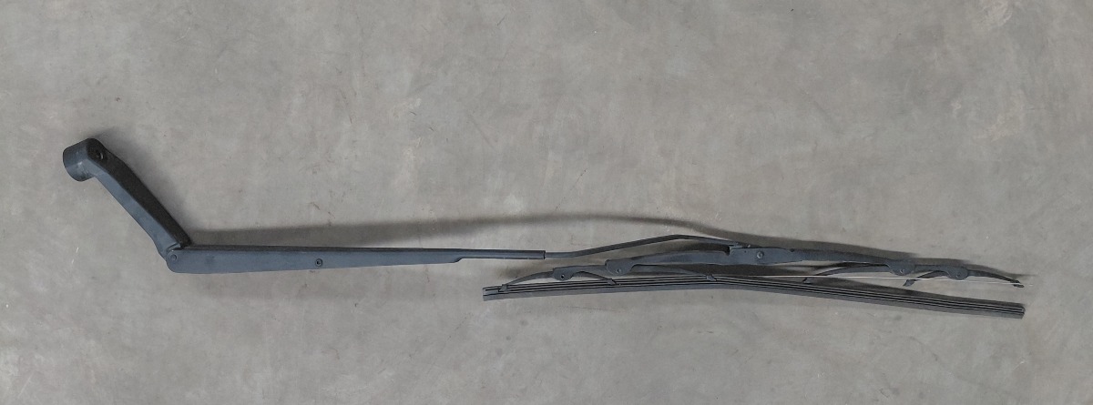 STARLET CROSS LEFT FRONT WIPER ARM