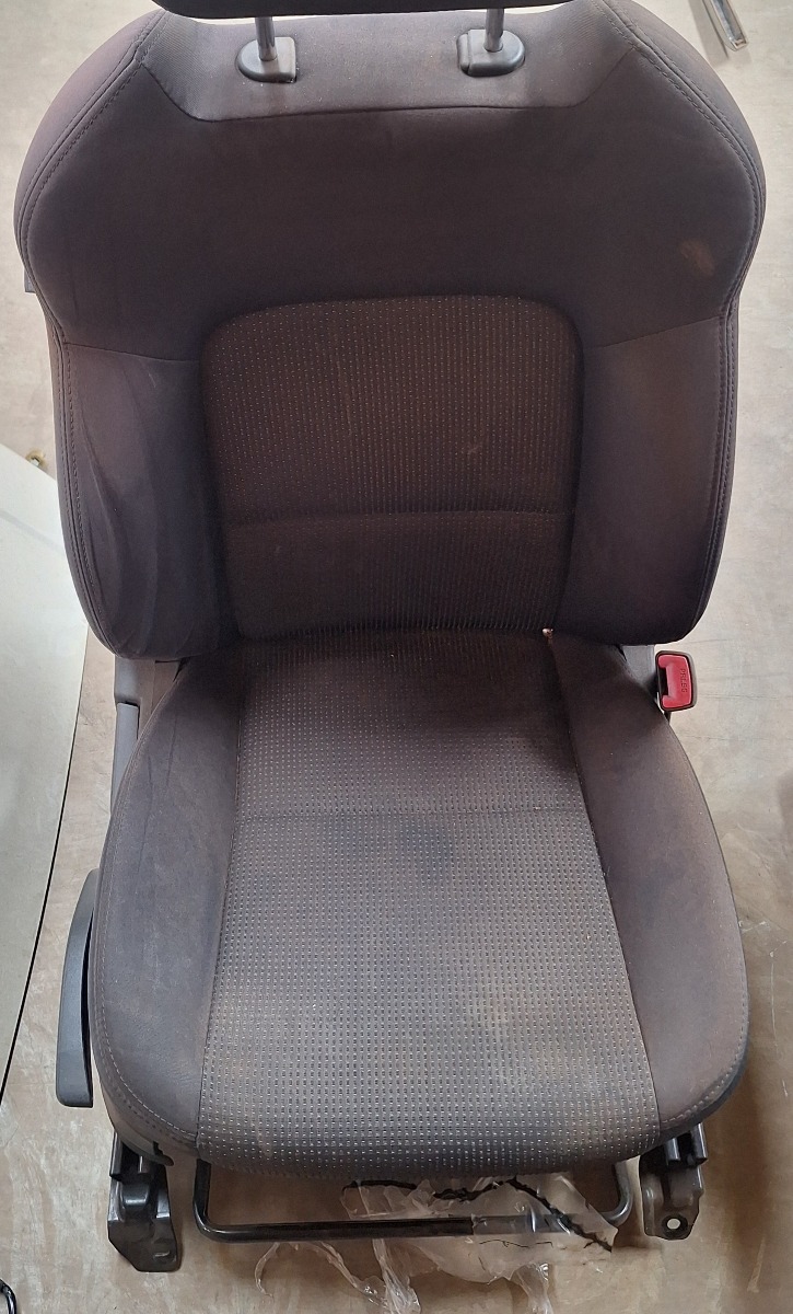 LEGACY RIGHT FRONT SEAT