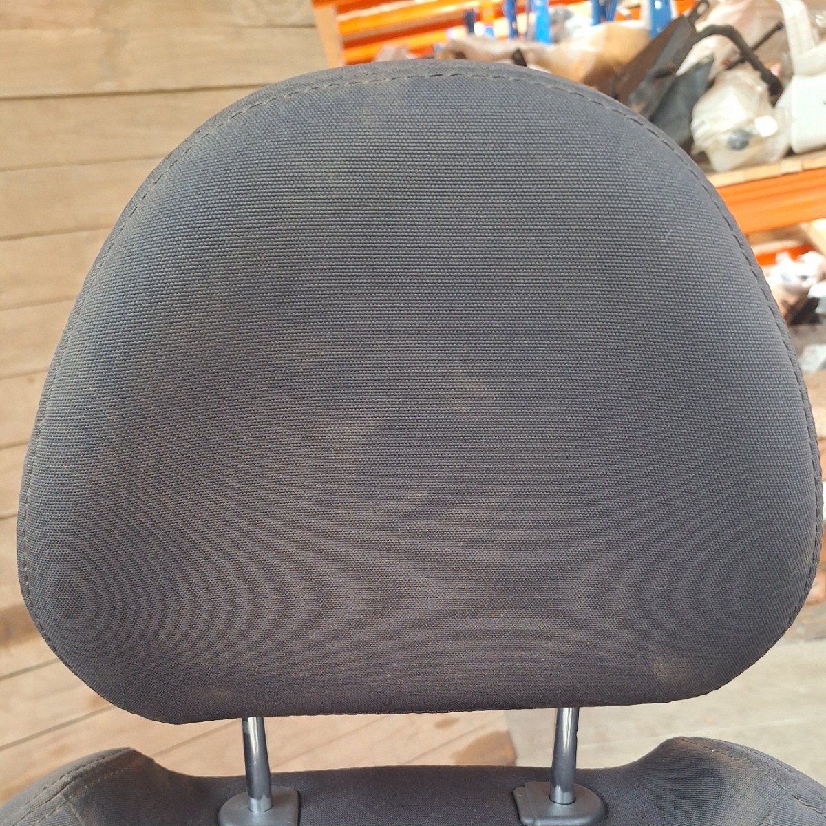 LEGACY LEFT FRONT HEAD REST
