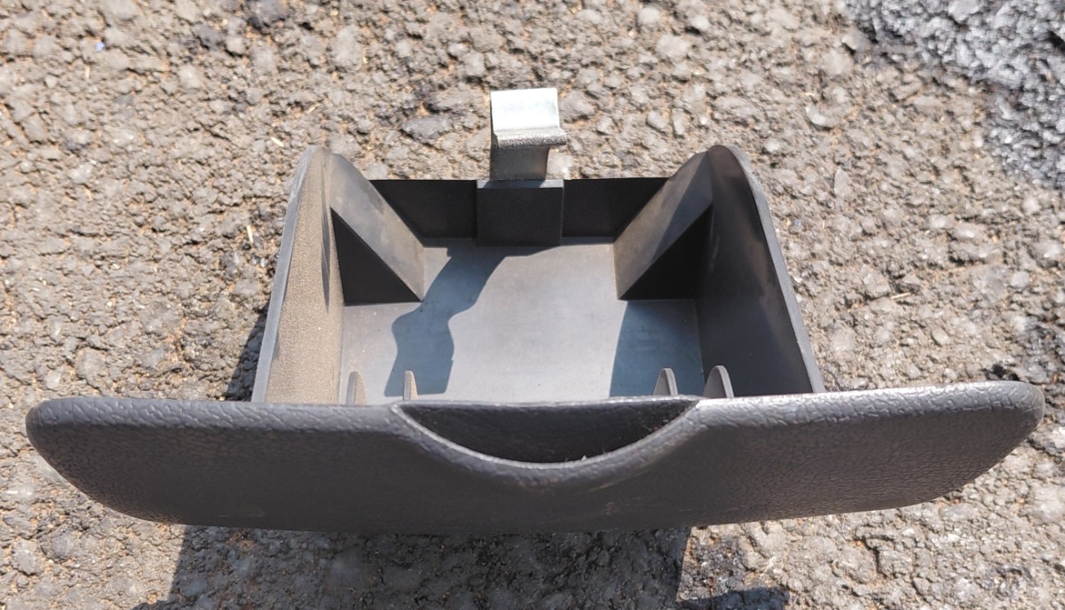 BANTAM CENTRE CONSOLE ASHTRAY