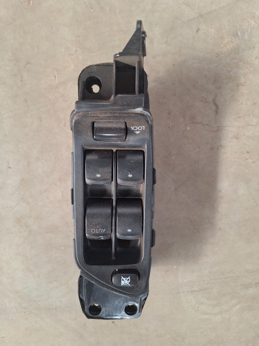 LEGACY DRIVER DOOR WINDOW SWITCH