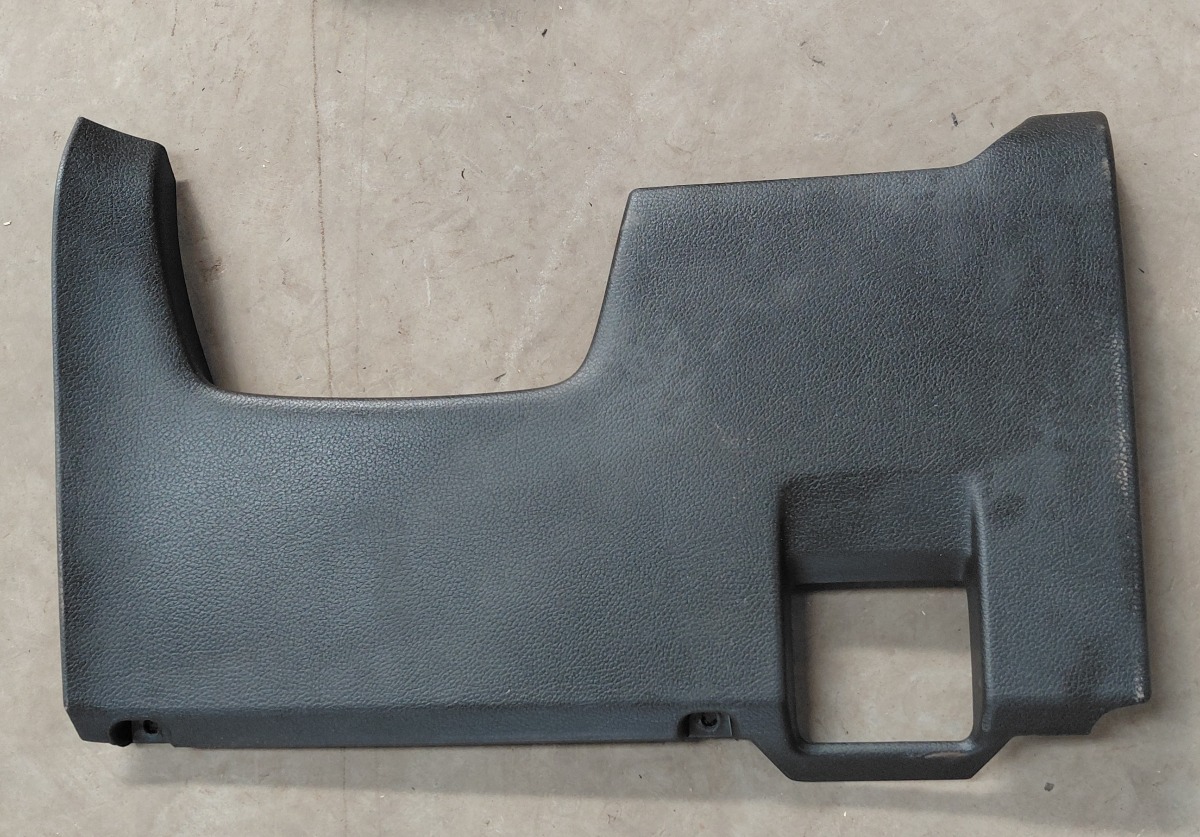 URBAN CRUISER RIGHT LOWER DASH TRIM