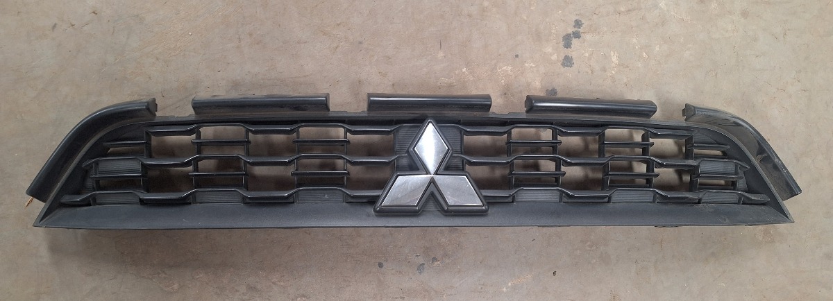 ASX Crossover Grille Surround