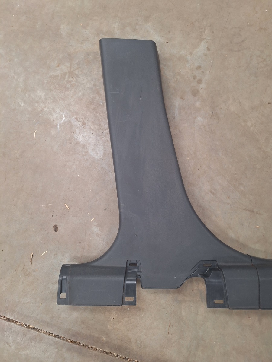ASX LEFT B PILLAR BOTTOM COVER
