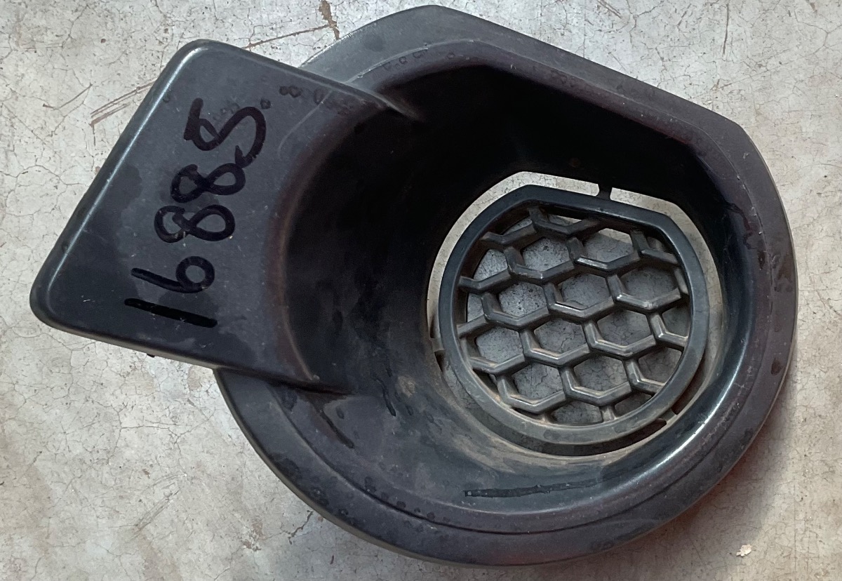 FORD RANGER LEFT FOG LIGHT SURROUND