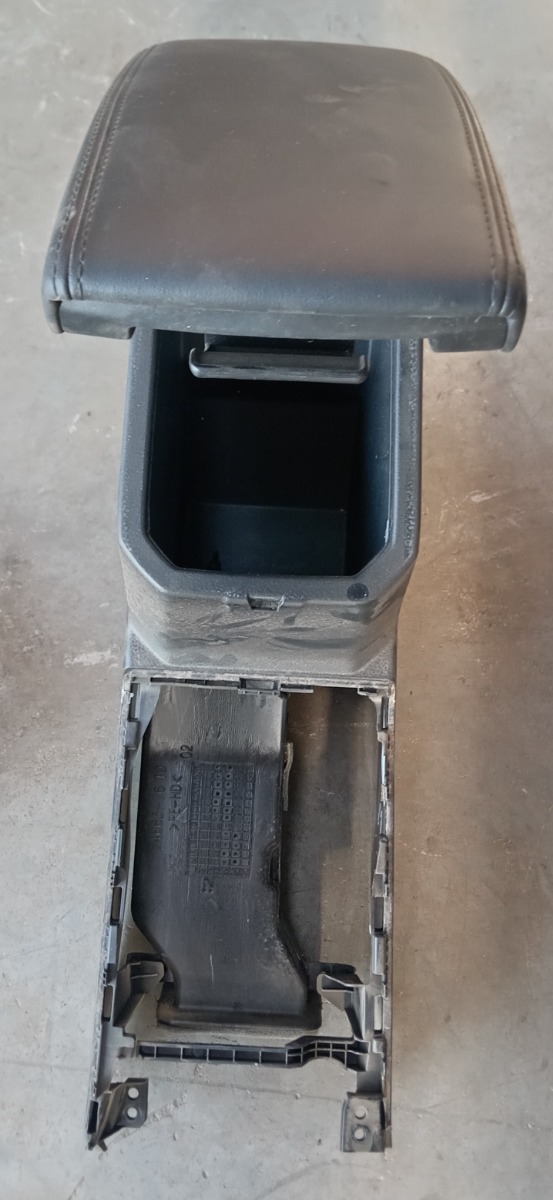 URBAN CRUISER CENTER CONSOLE