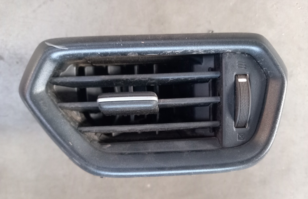 URBAN CRUISER RIGHT DASH AIR VENT