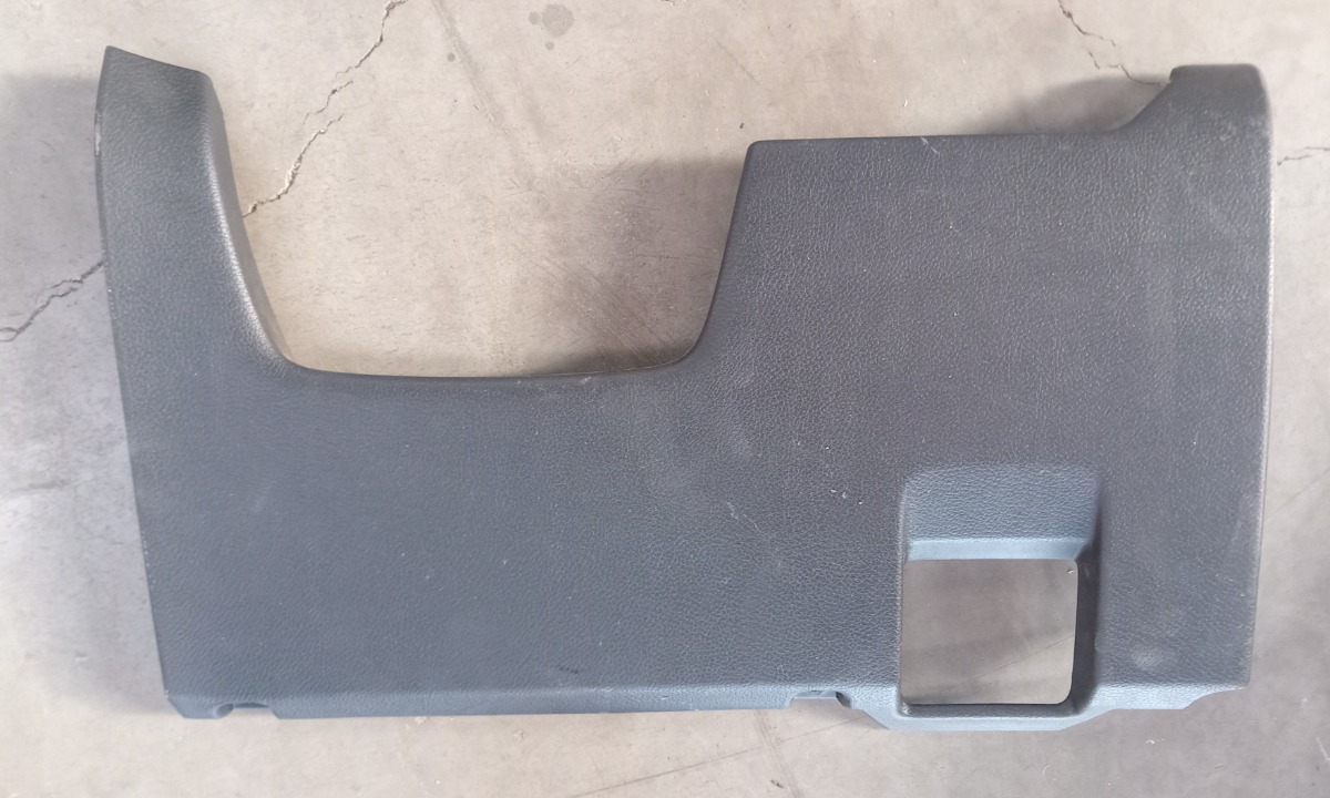 URBAN CRUISER RIGHT LOWER DASH TRIM