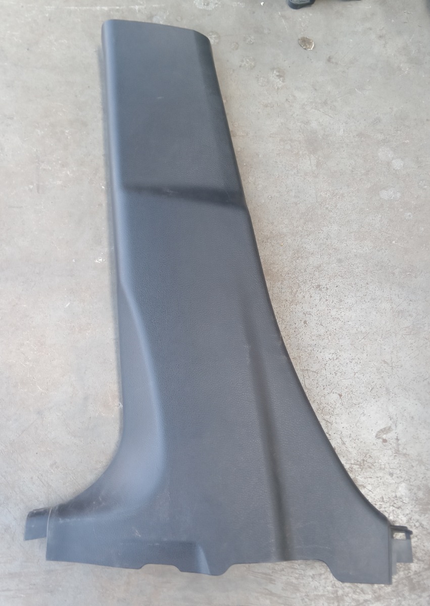 URBAN CRUISER LEFT B-PILLAR TRIM LOWER