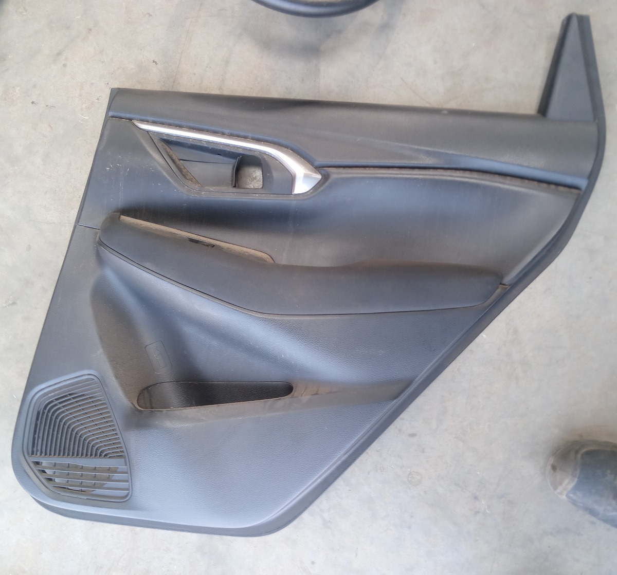 URBAN CRUISER RIGHT REAR DOOR PANEL