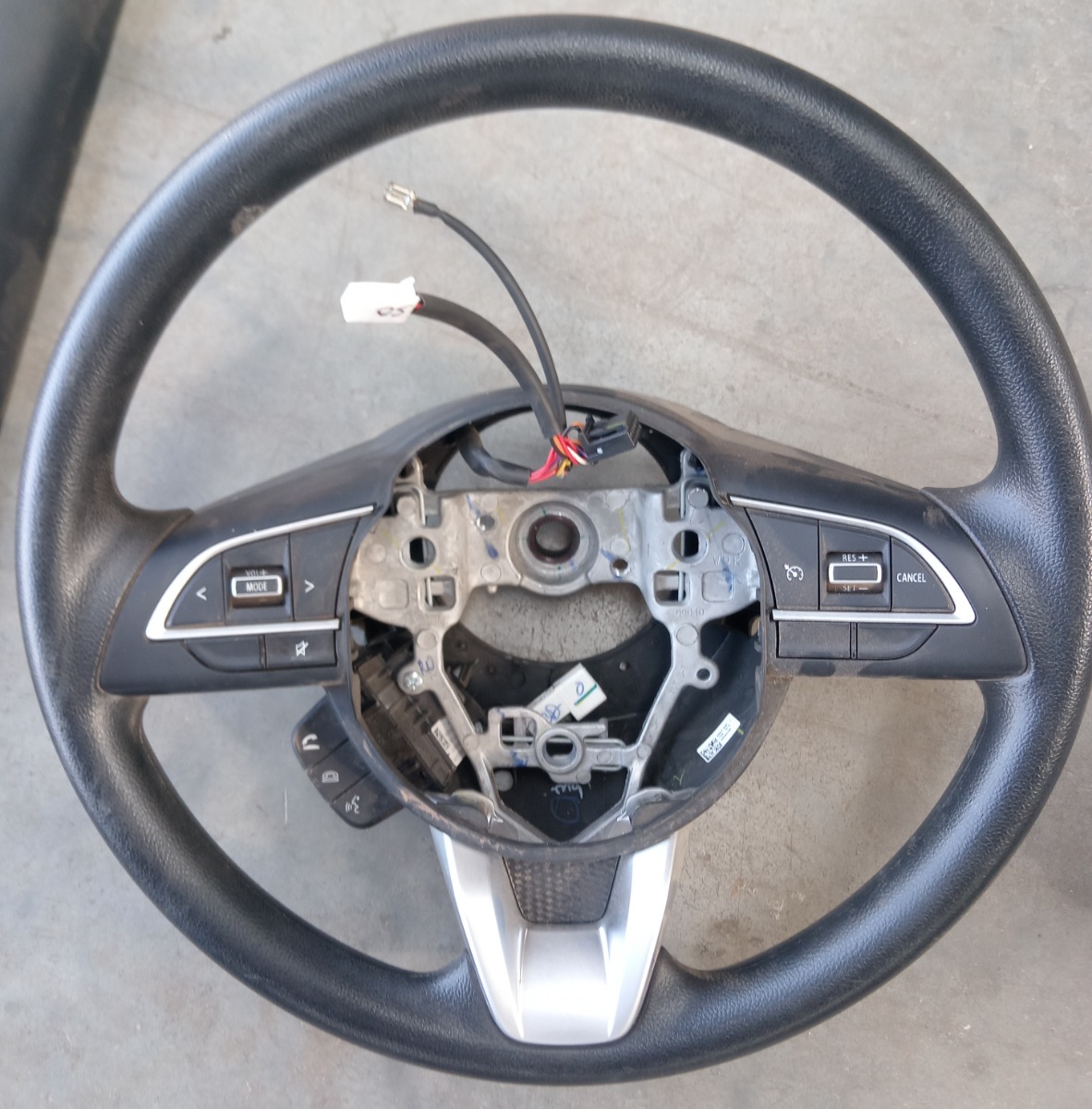 URBAN CRUISER STEERING WHEEL