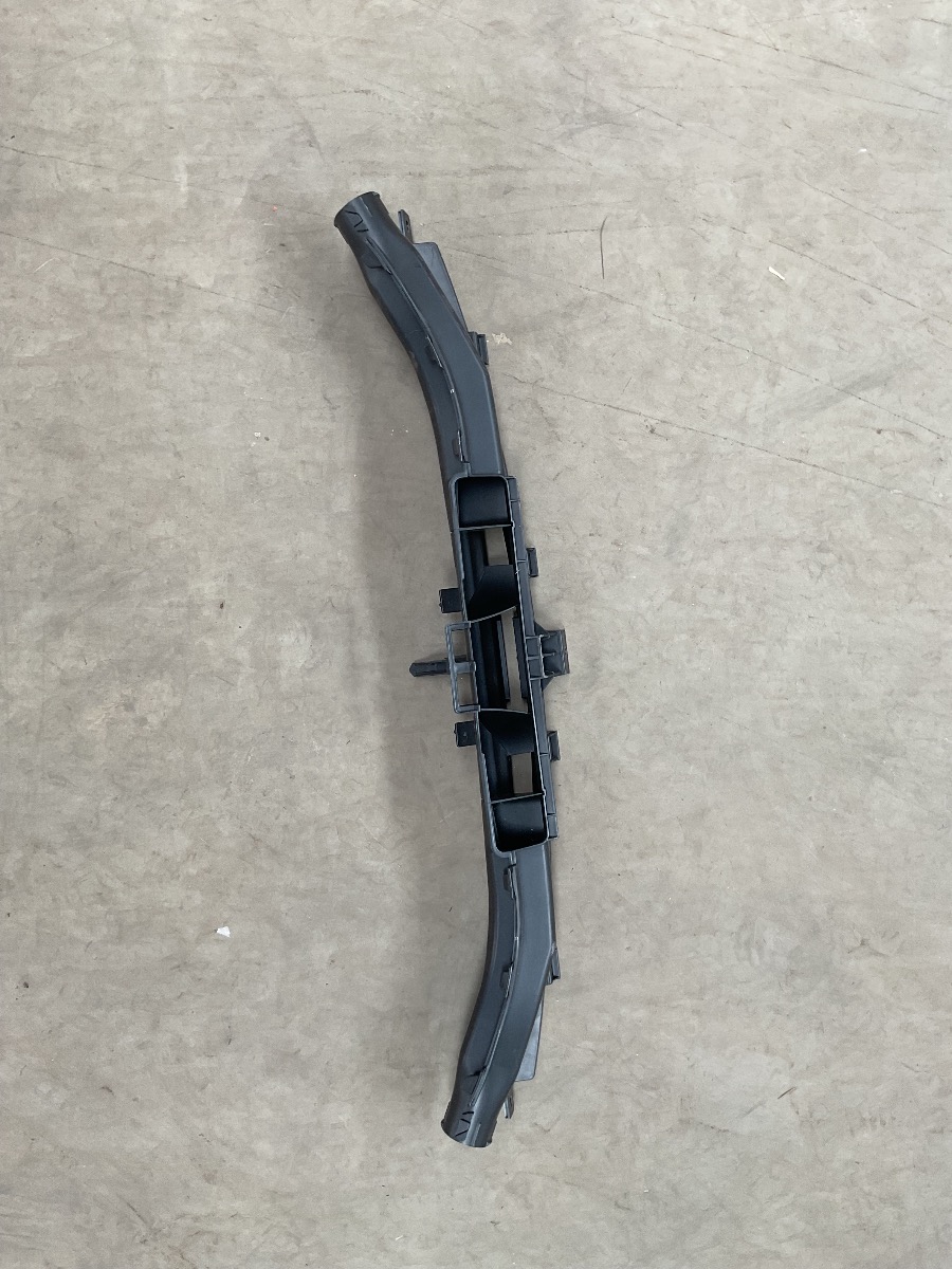 86 DEFROSTER NOZZLE