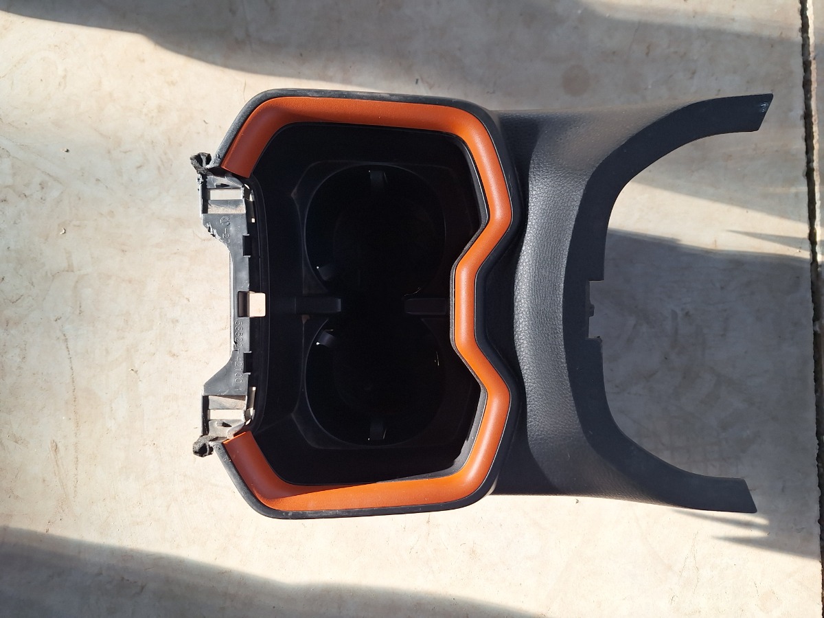 RAV 4 CONSOLE CUP HOLDER