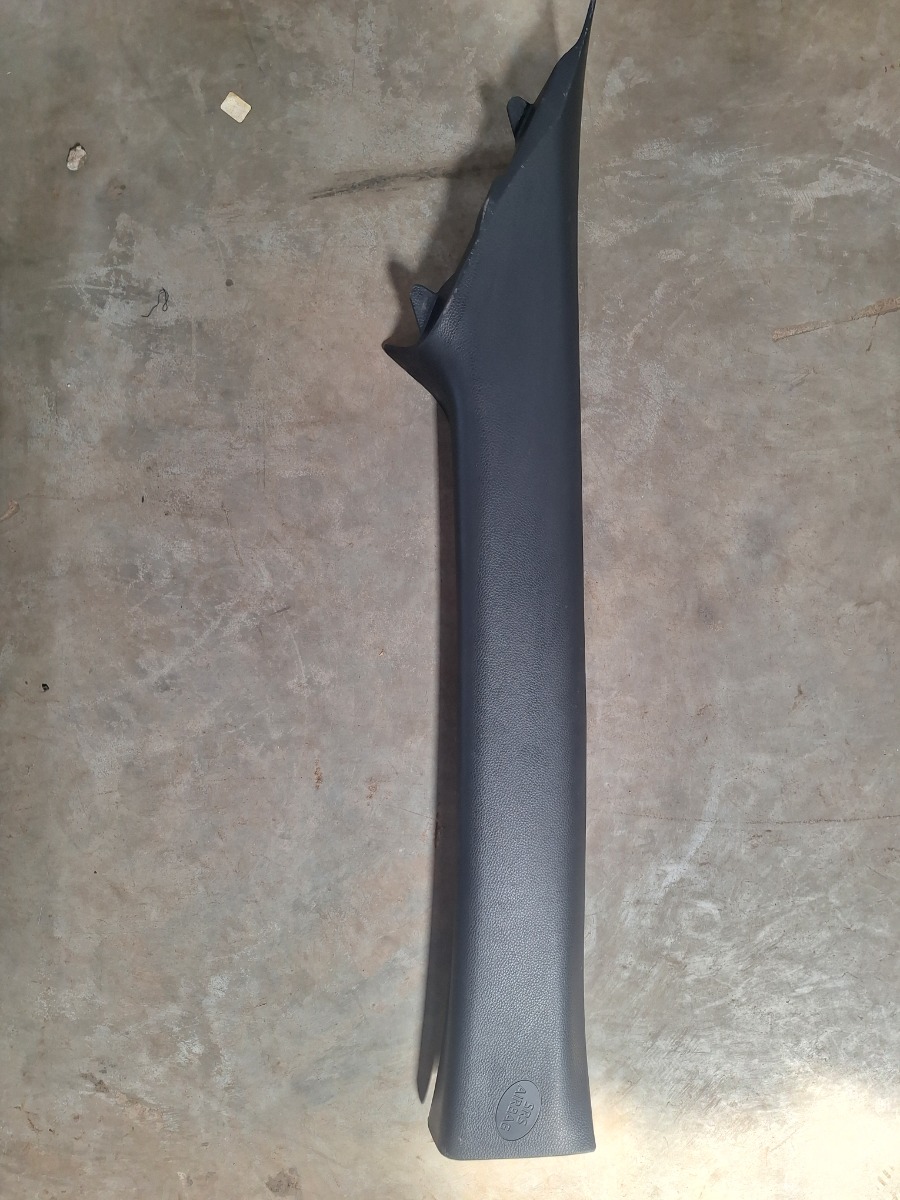 RAV 4 RIGHT A PILLAR BLACK COVER