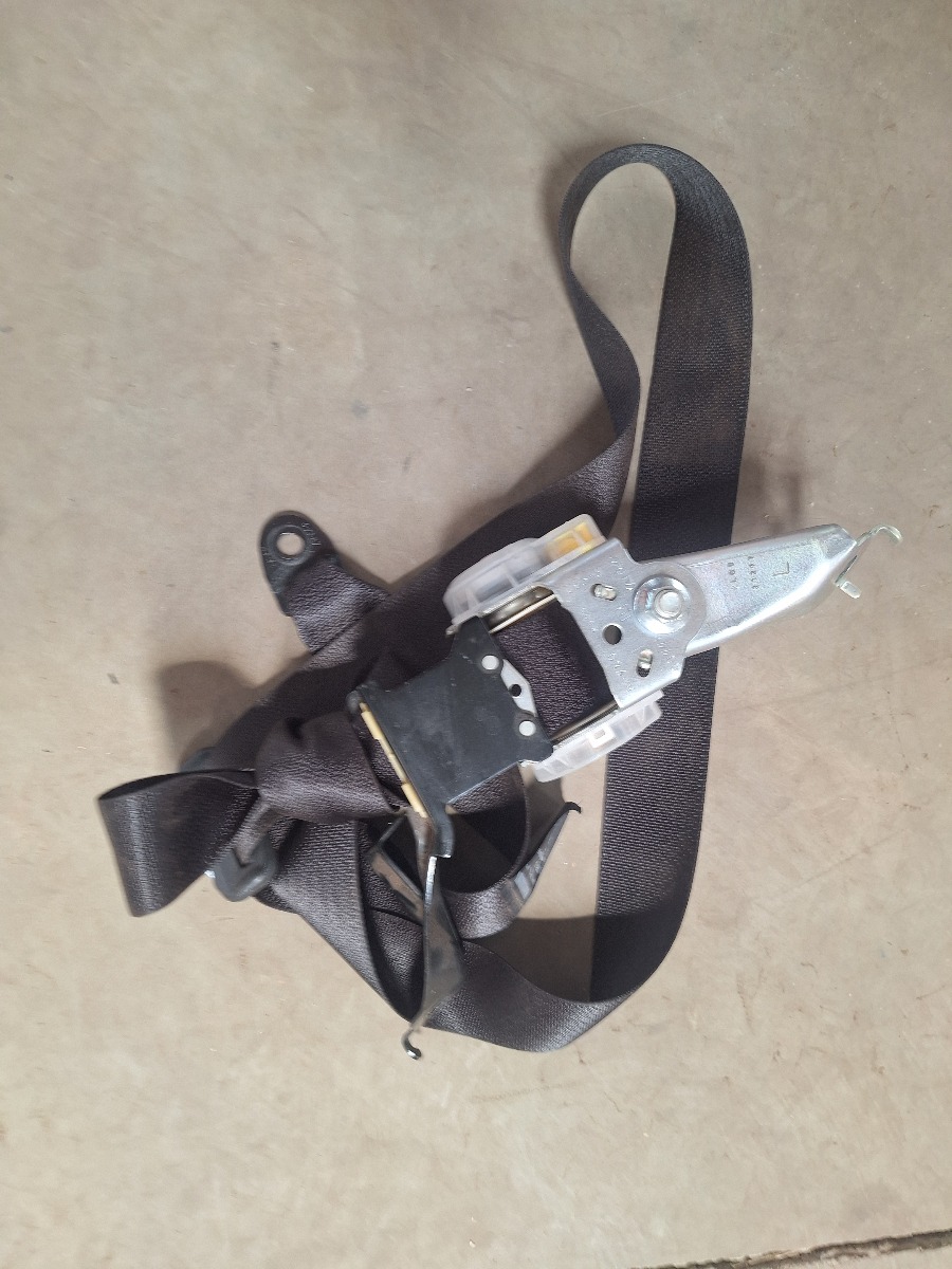 RAV 4 LEFT REAR SEAT BELT