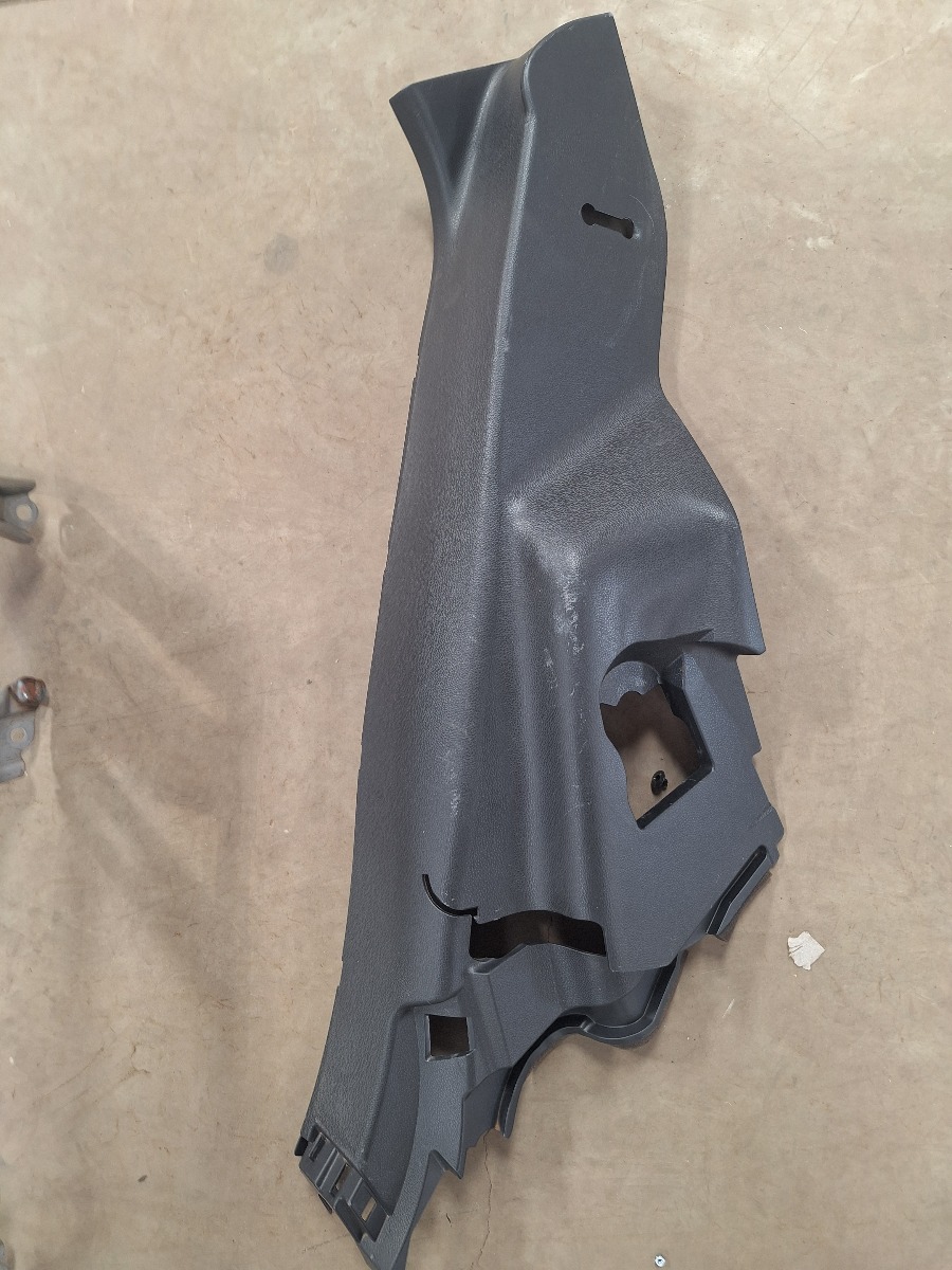 RAV 4 RIGHT REAR SEAT COVER