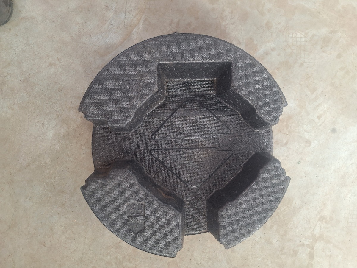 RAV 4 SPARE WHEEL CARRIER CUSHION