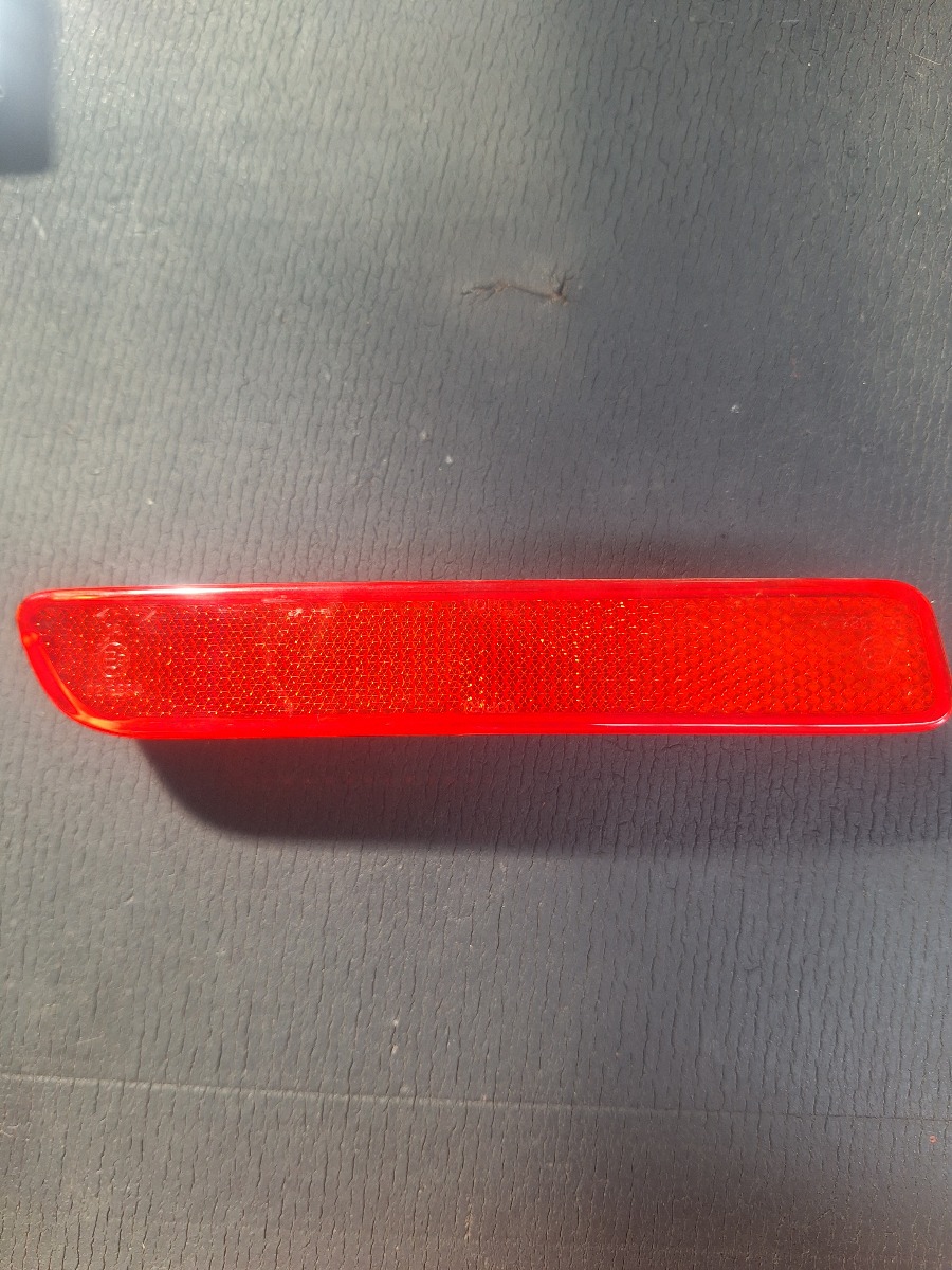 STARLET LEFT REAR BUMPER REFLECTOR