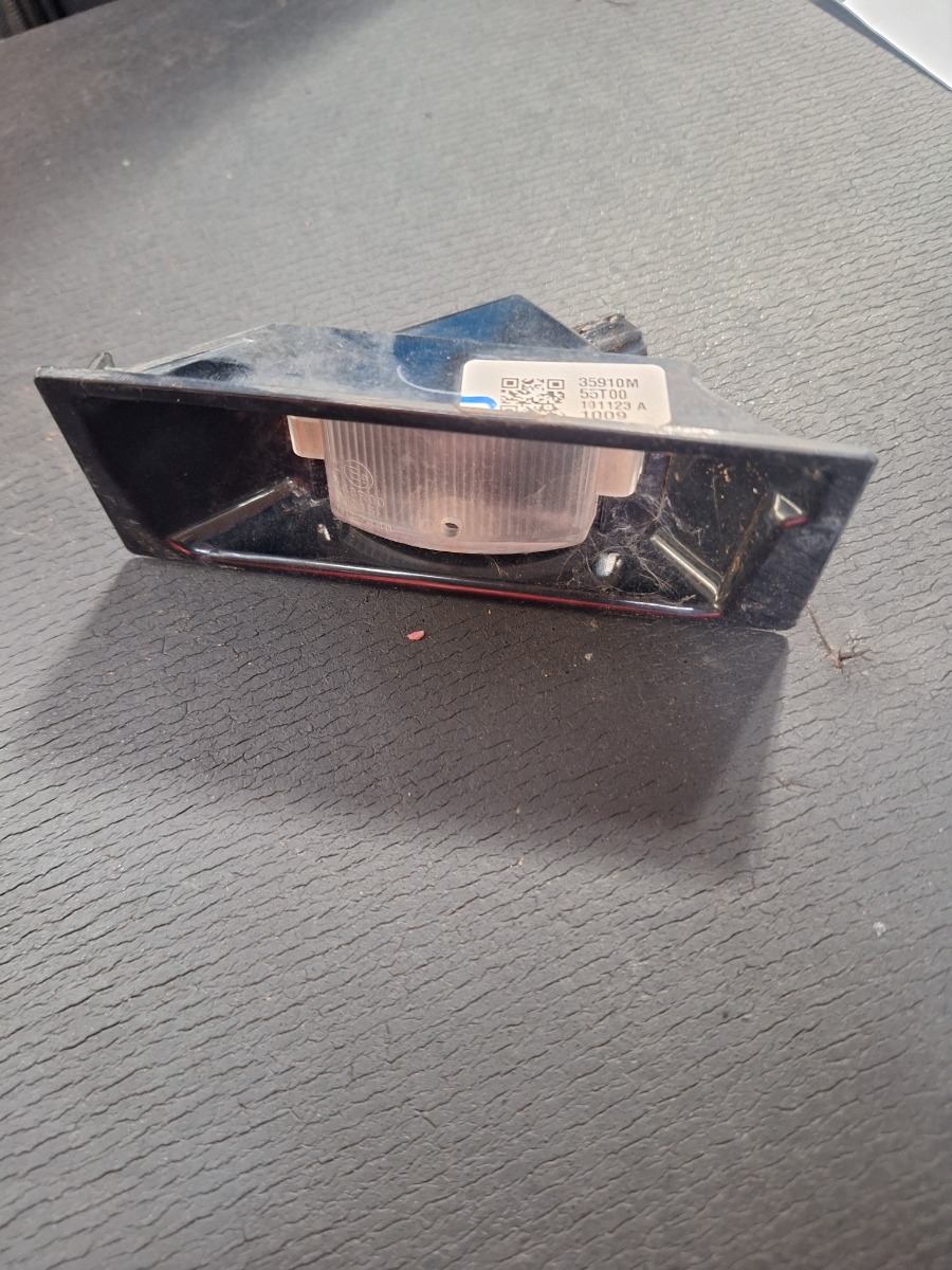 STARLET REAR LICENSE PLATE LAMP