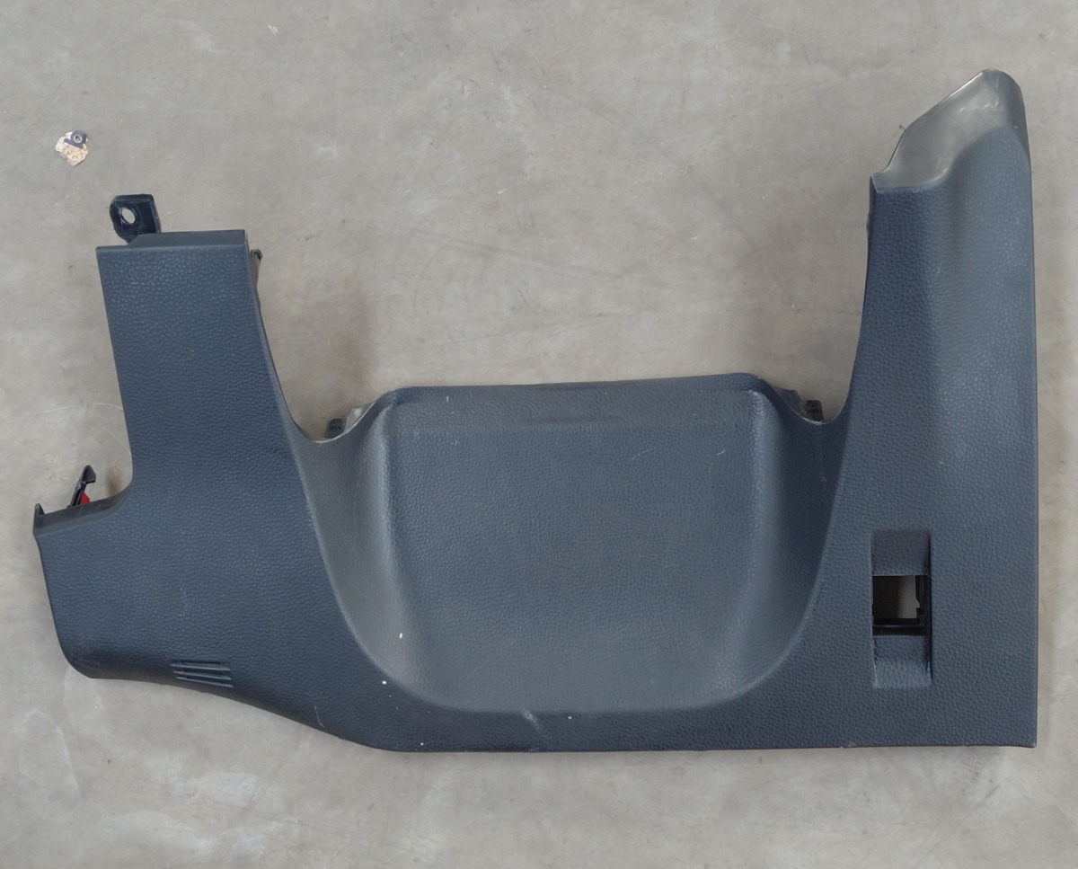 COROLLA LOWER CENTRE PANEL FINISHER