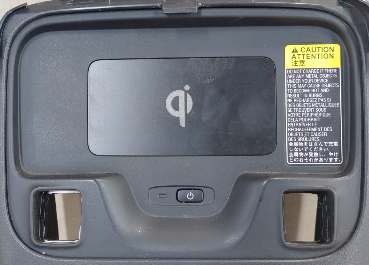 COROLLA WIRELESS CHARGER