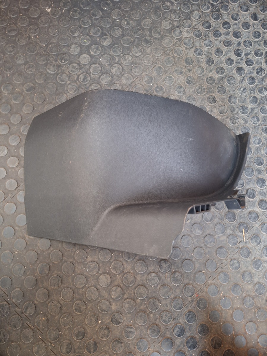 RAV 4 LEFT BOARD BATTERY SERVICE COVER
