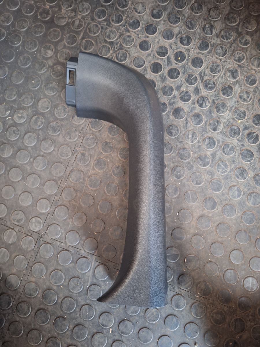 Rav 4 Left Rear Tailgate Trim Black Finish