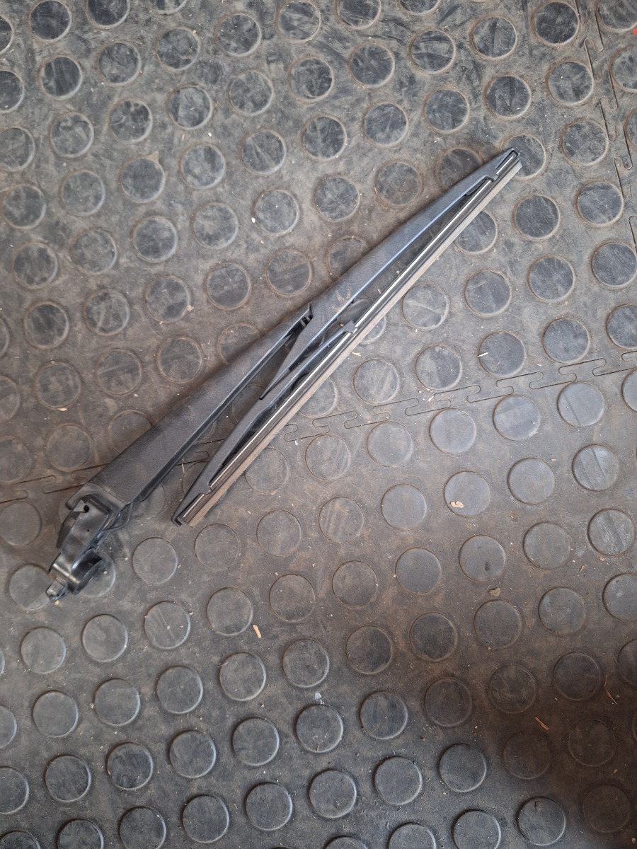 RAV 4 REAR WIPER ARM