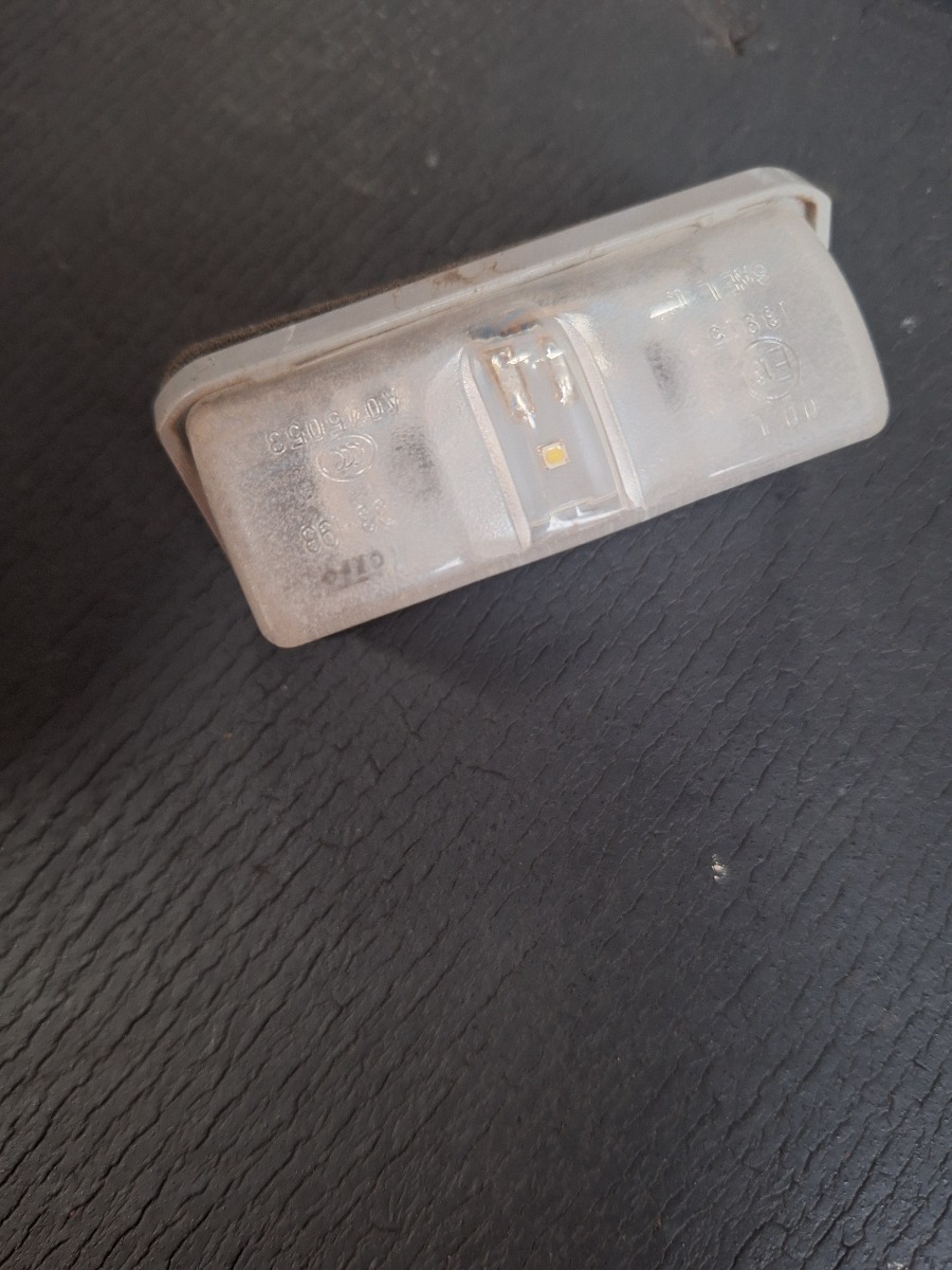 RAV 4 RIGHT NUMBER PLATE LIGHT