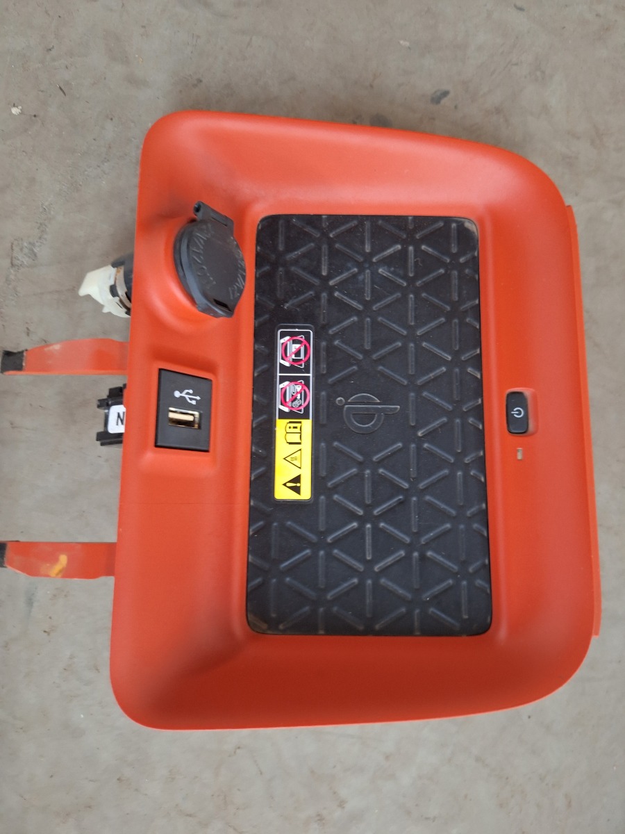 RAV 4 WIRELESS CHARGING PAD