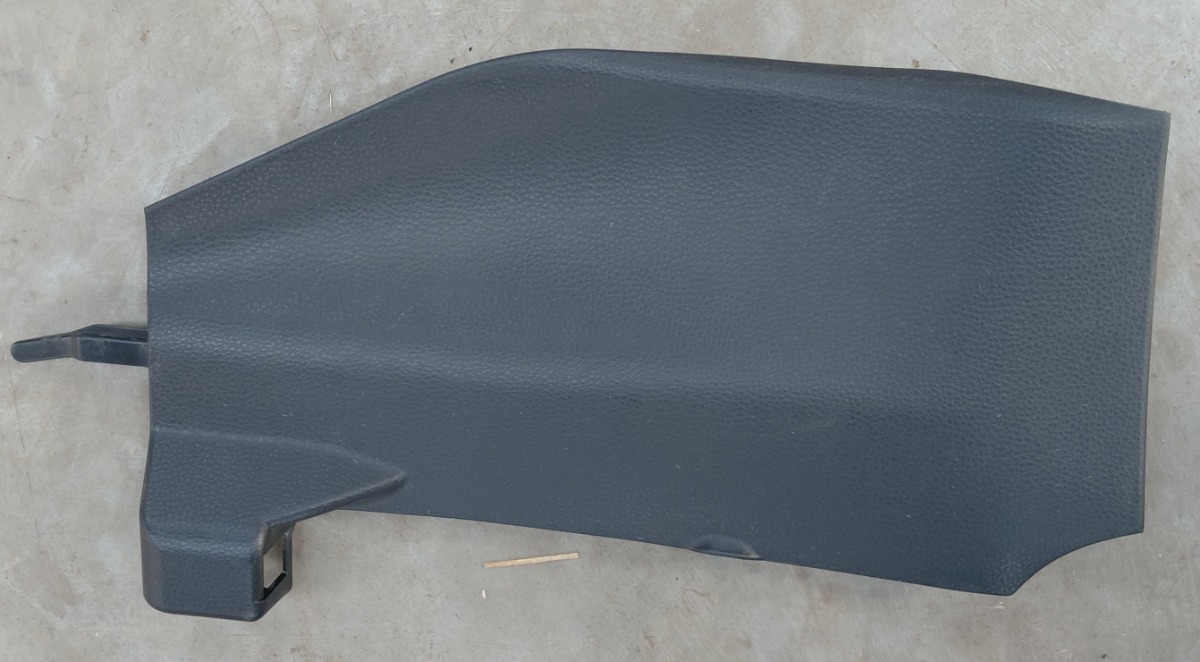 COROLLA FRONT DASH TRIM RIGHT