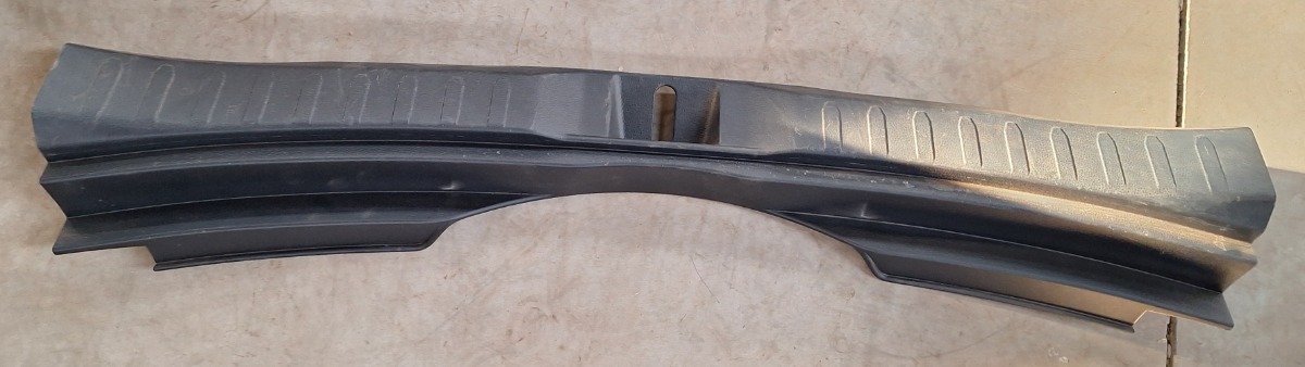 RAV 4 REAR BOOT TRIM