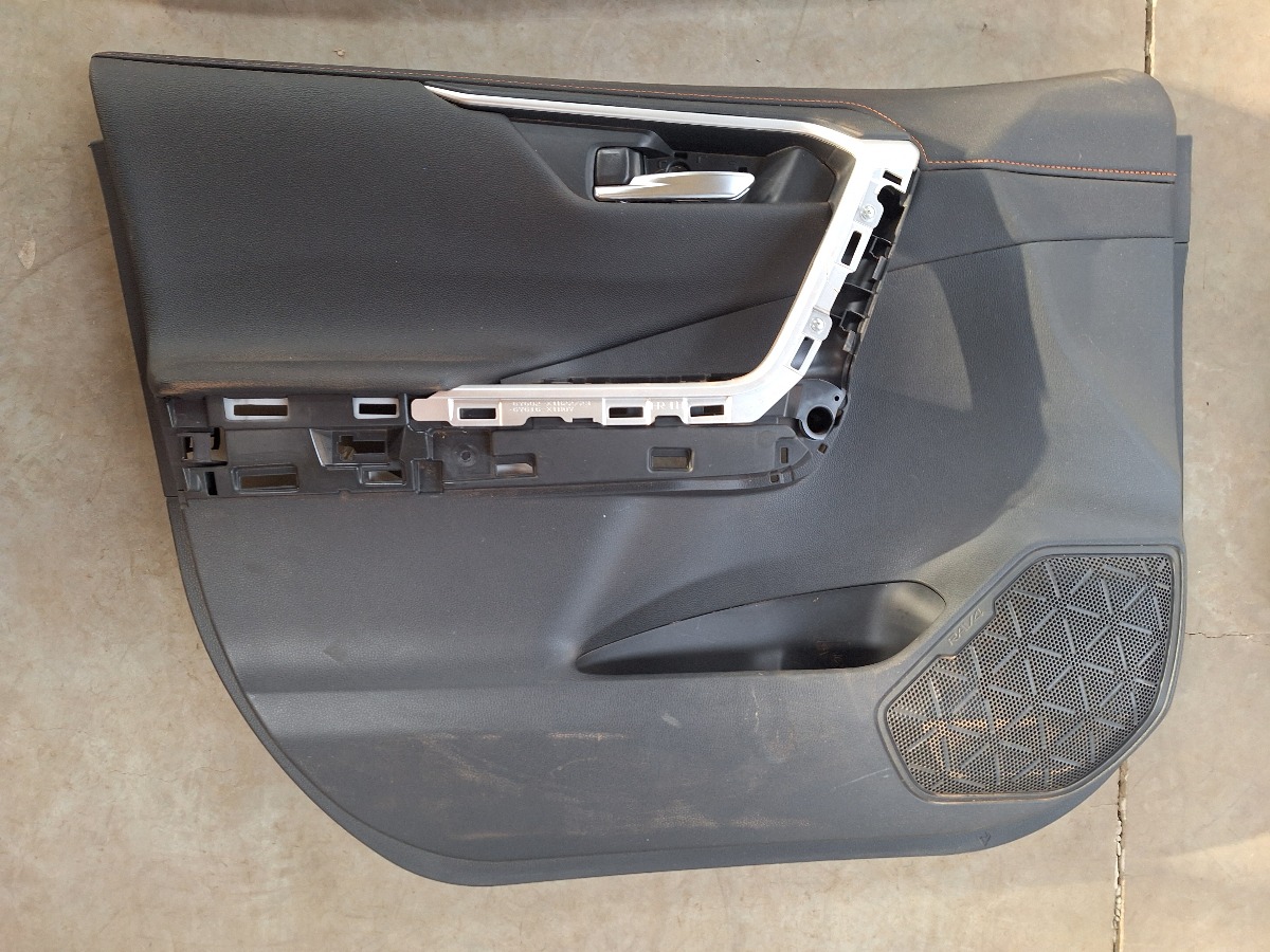 RAV 4 LEFT FRONT DOOR PANEL