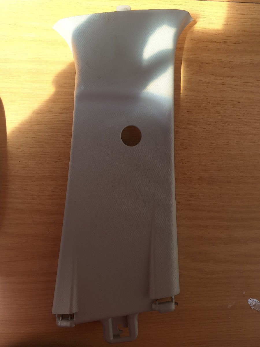 STARLET RIGHT UPPER B PILLAR TRIM