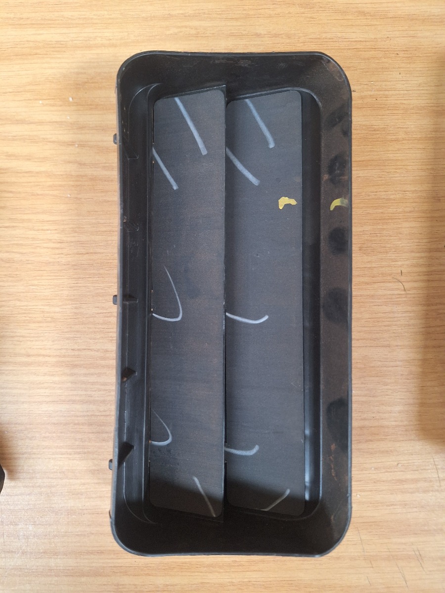 FRONX R=L REAR AIR VENT GRILL