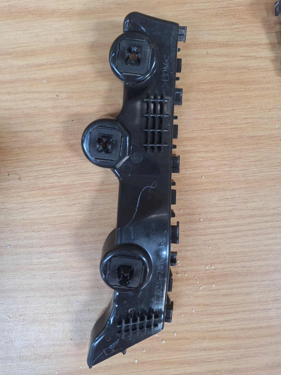 FRONX RIGHT REAR BUMPER BRACKET